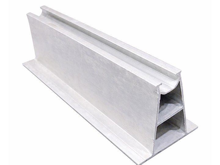 Low-profile aluminium mounting rail for solar panels